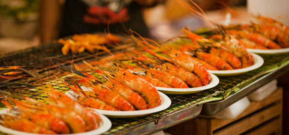Além do crustáceo em diferentes versões, cardápio inclui espetinhos, batatas, sobremesas e carta com drinks e cervejas