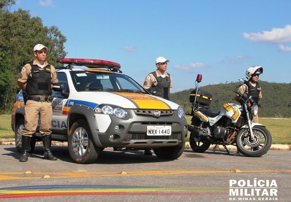 Main 132038 policia militar flickr